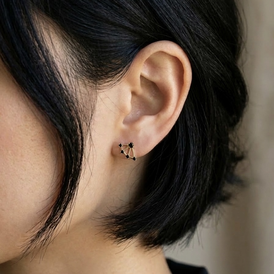 BRINCO GEOMÉTRICO COM ZIRCÔNIAS NEGRAS