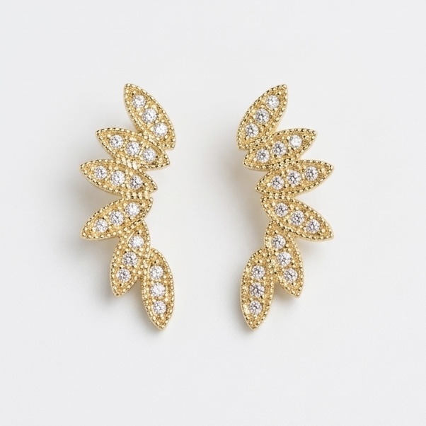 BRINCO EAR CUFF COM ZIRCÔNIA de R$ 59,90 por: